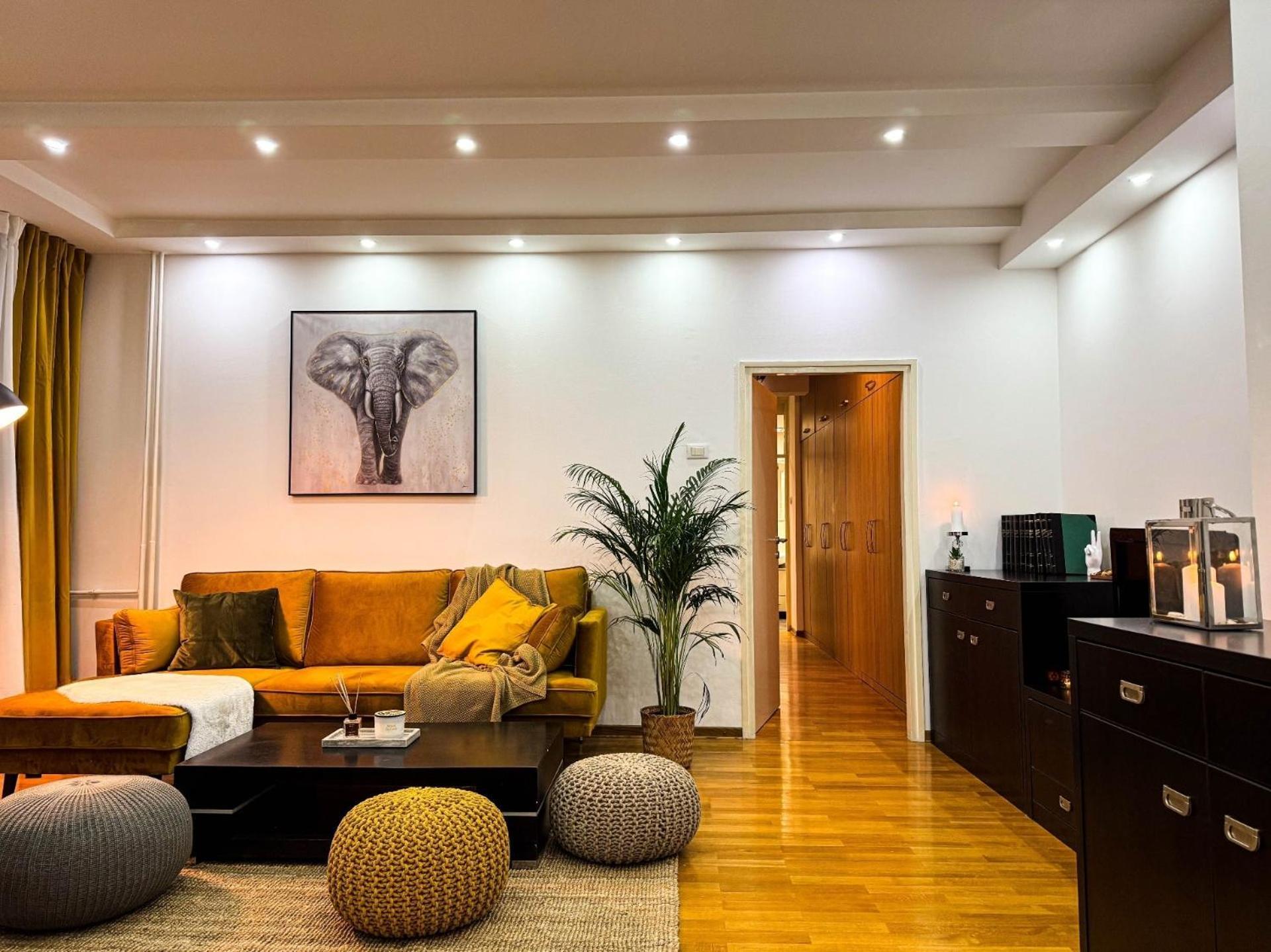Apartamento Big Company Old Town Treasure Renovated Belgrado Exterior foto