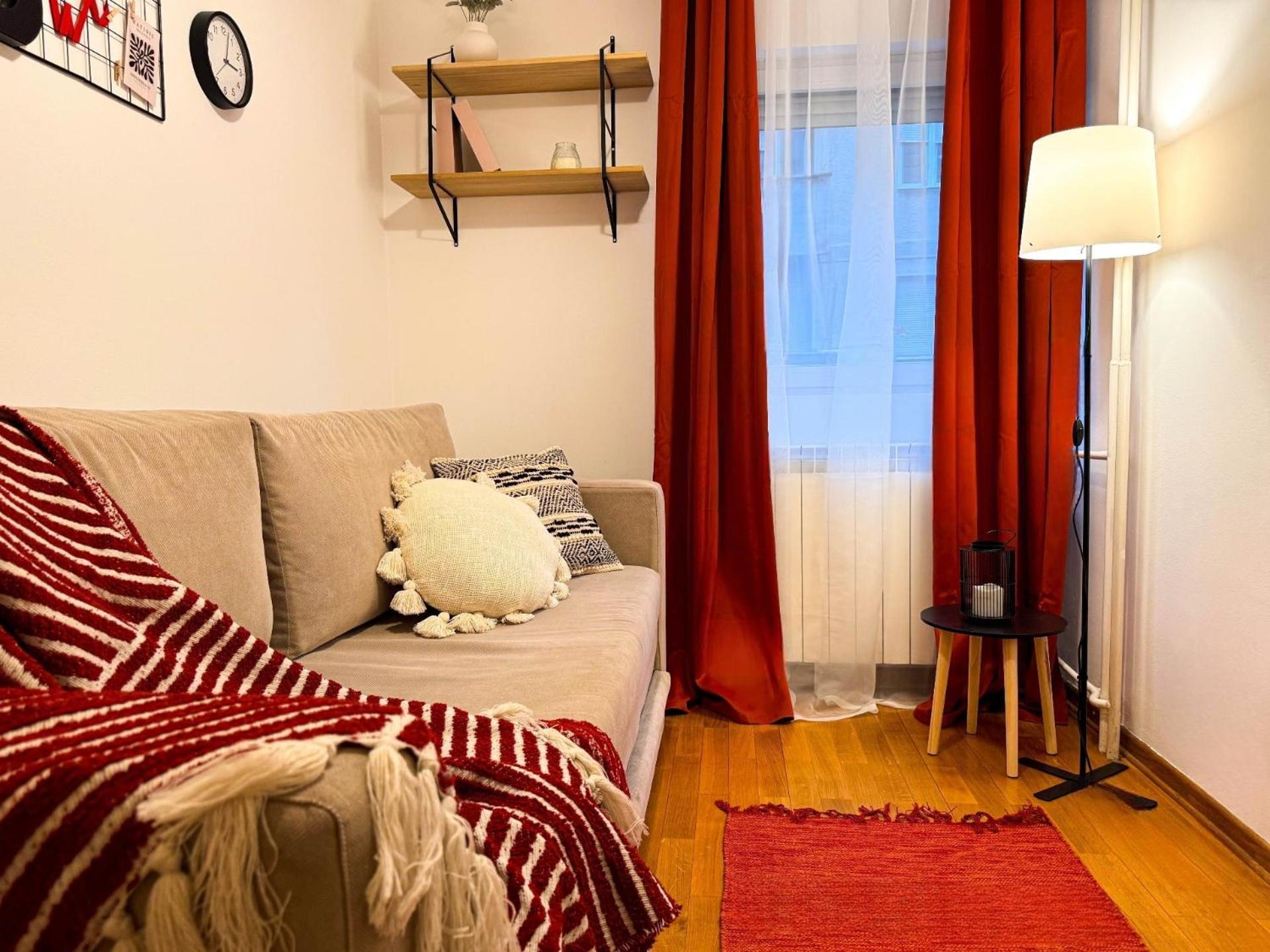 Apartamento Big Company Old Town Treasure Renovated Belgrado Exterior foto